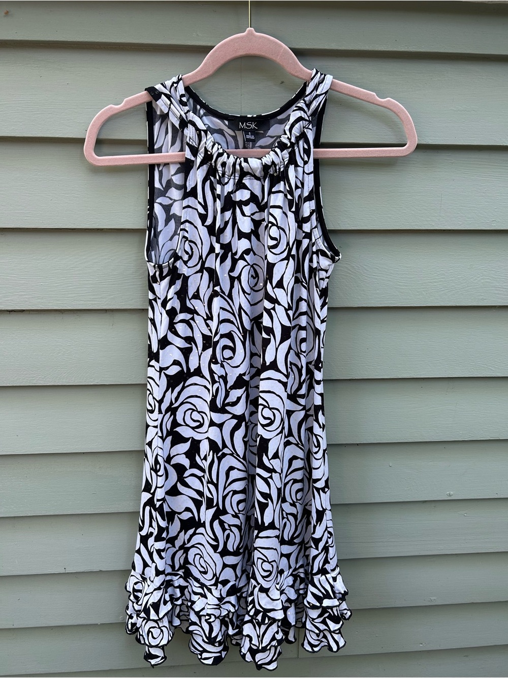 MSK Black & White Floral Print Sleeveless Top